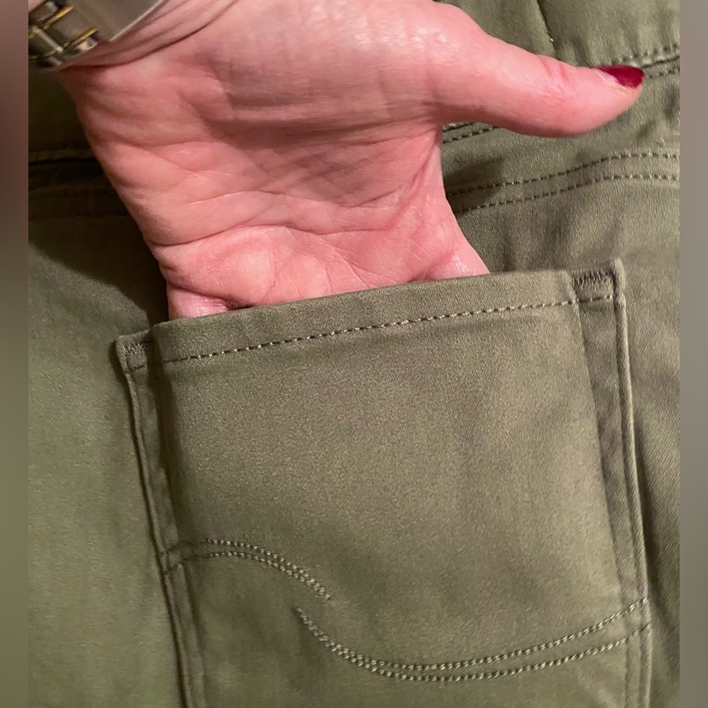 Levi Strauss, Signature Gold, Totally Shaping Pull-on Skinny Jean, Olive - Picture 6 of 11